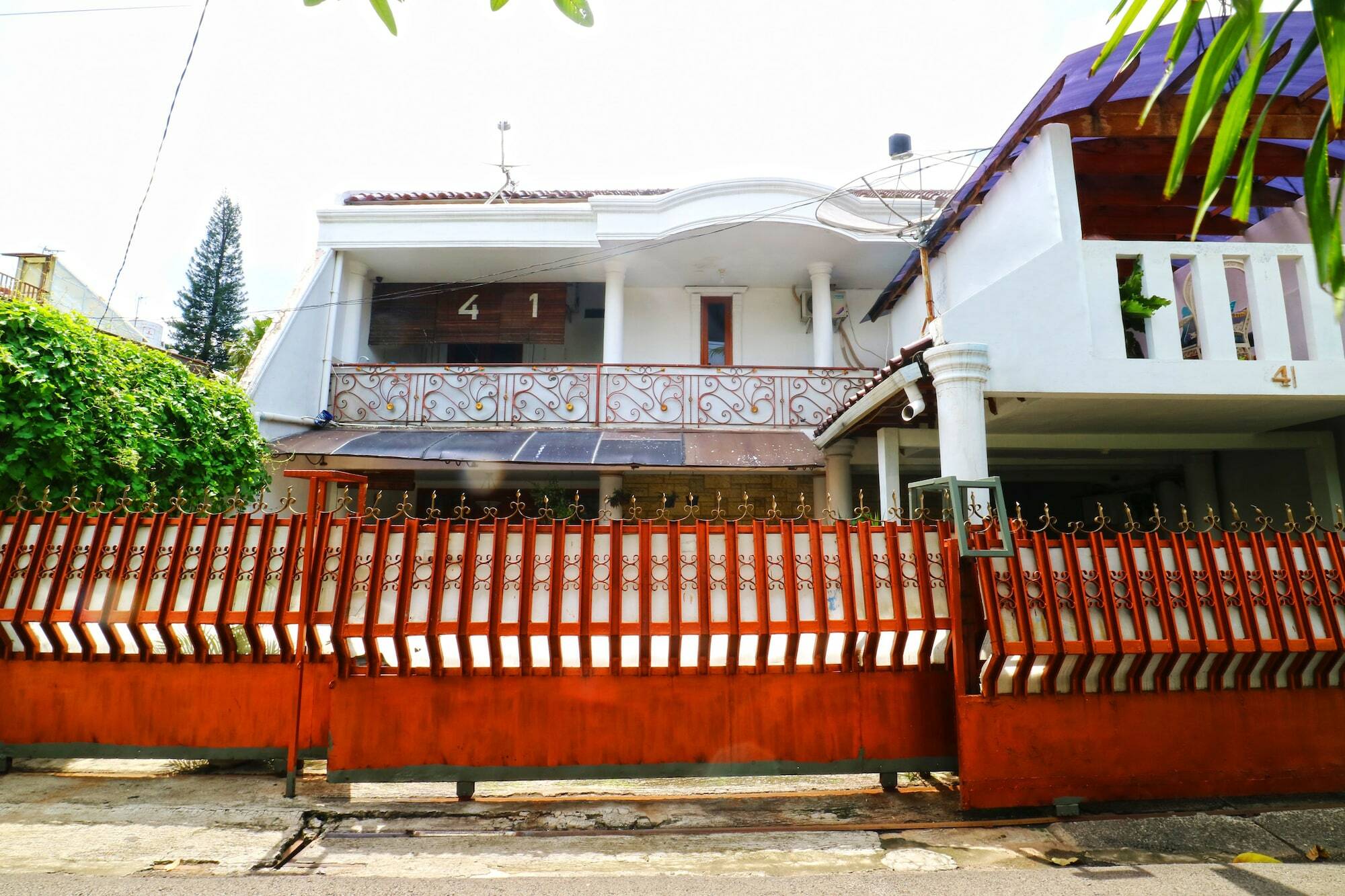 Wisma tamu Sisca 2*